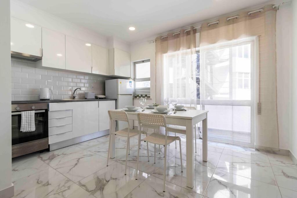 Modern Apartment Beach View Armação de Pêra 外观 照片